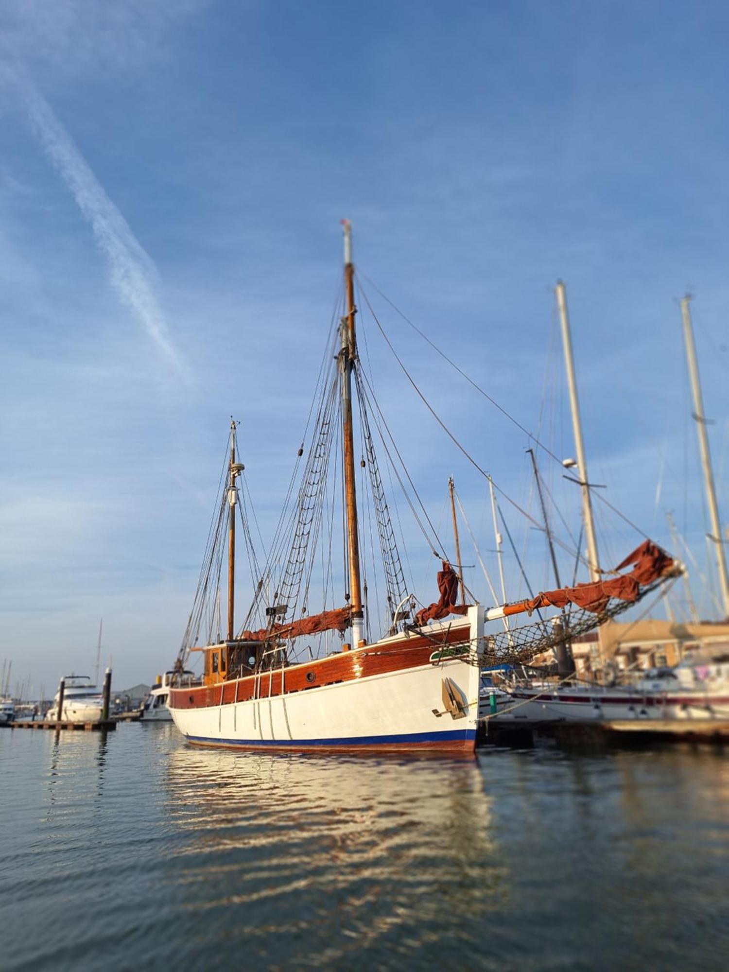 东考斯 Historic Wooden Ship 'Ursula'酒店 外观 照片
