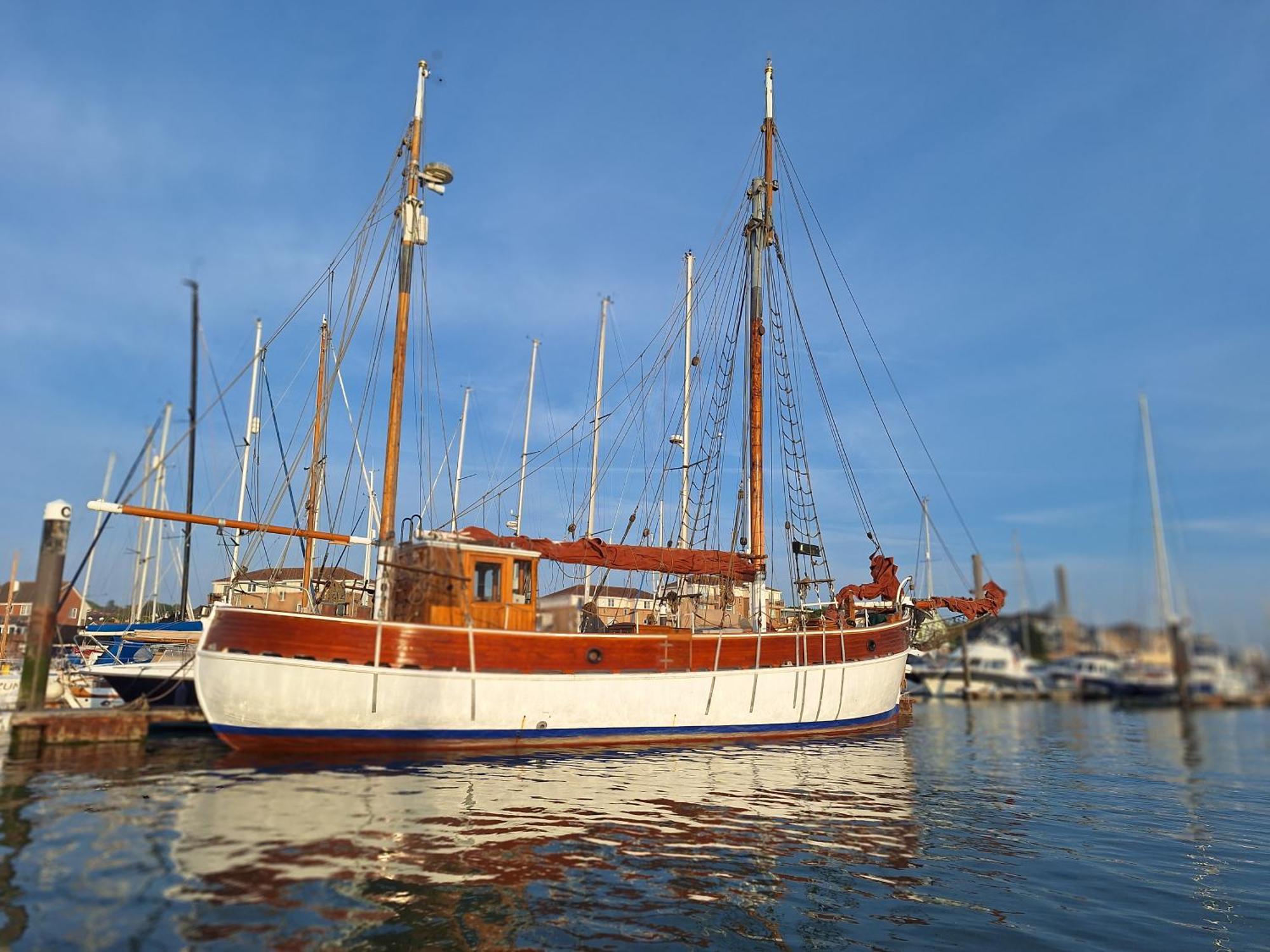东考斯 Historic Wooden Ship 'Ursula'酒店 外观 照片