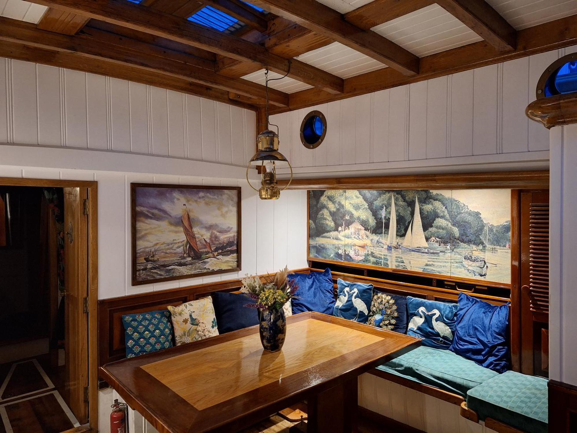 东考斯 Historic Wooden Ship 'Ursula'酒店 外观 照片